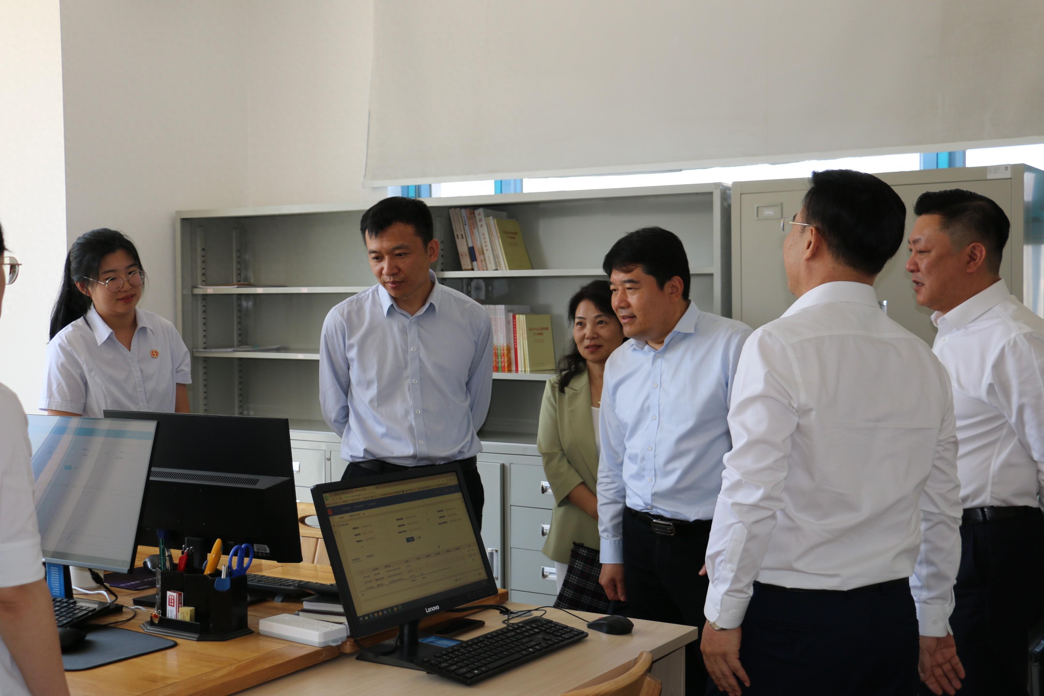 中互會(huì)理事長、主任李然赴青島辦事處調(diào)研